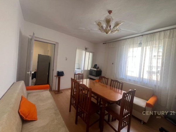 Tirane, jepet me qera apartament 1+1 Kati 3, 55 m² 425 € (Gjimnazi Petro Nini)