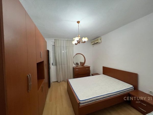 Tirane, jepet me qera apartament 1+1 Kati 3, 55 m² 425 € (Gjimnazi Petro Nini)