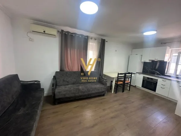 Tirane, jepet me qera zyre Kati 2, 120 m² 1.000 € (BLLOK)