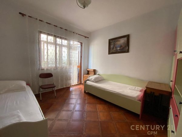 Tirane, jepet me qera apartament 1+1 Kati 1, 50 m² 300 € 