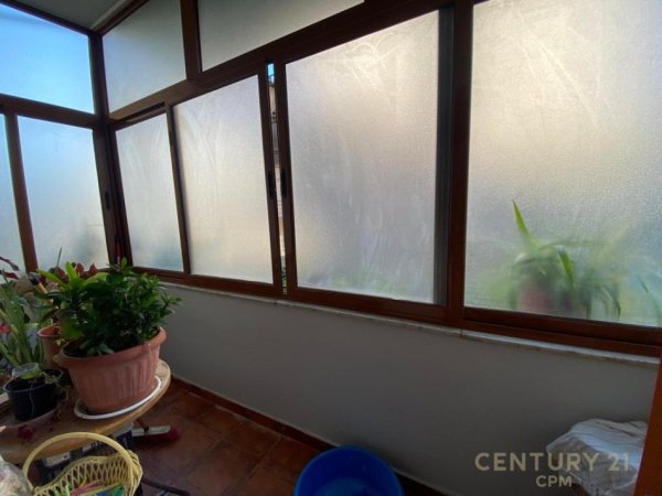 Tirane, jepet me qera apartament 1+1 Kati 1, 50 m² 300 € 