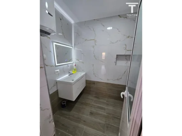 Tirane, shes apartament 2+1 Kati 7, 96 m² 210.000 € (Rruga E Kavajes)