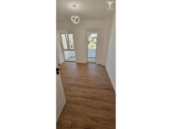 Tirane, shitet apartament 2+1 Kati 4, 64 m² 169.000 € (Rruga e Kavajes)