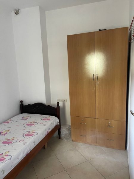 Tirane, jepet me qera apartament 2+1+Ballkon Kati 2,