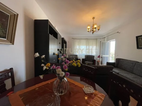 Durres, shitet apartament Kati 5, 150 m² 129.500 € (Ish Rajoni, Durrës!)