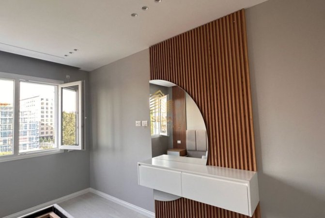 Tirane, jepet me qera apartament 1+1+Ballkon Kati 3, 75 m² 600 € (– River Residence)