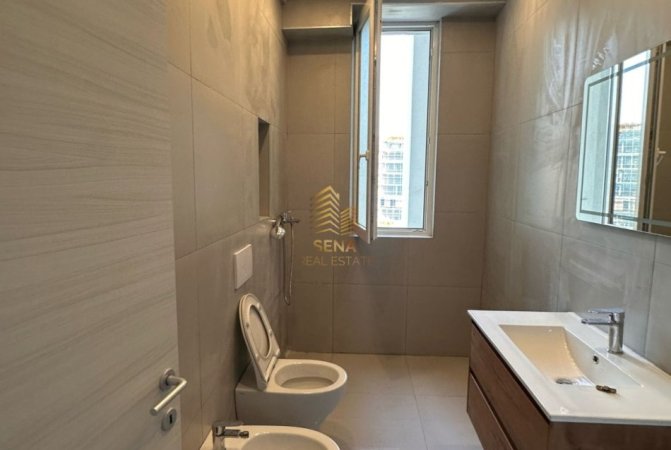 Tirane, jepet me qera apartament 1+1+Ballkon Kati 3, 75 m² 600 € (– River Residence)