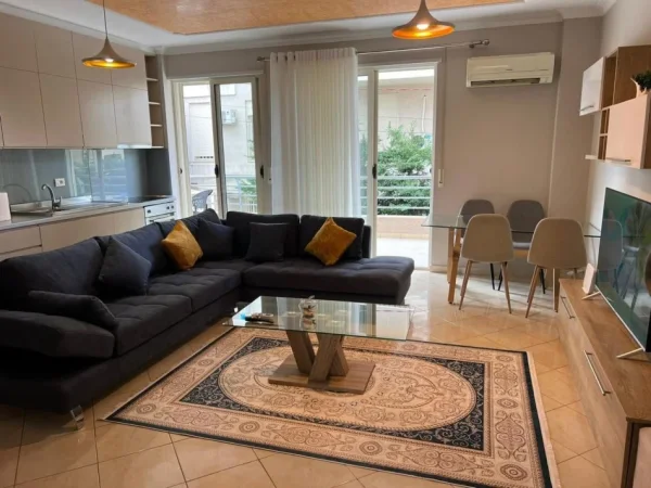 Tirane, jepet me qera apartament 1+1 Kati 2, 80 m² 550 € (liqeni i thate)