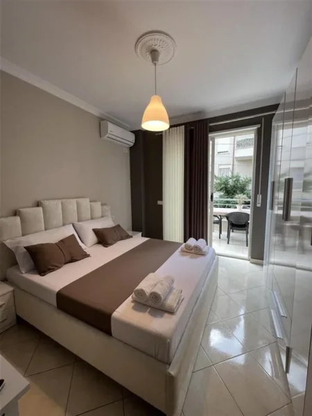 Tirane, jepet me qera apartament 1+1 Kati 2, 80 m² 550 € (liqeni i thate)