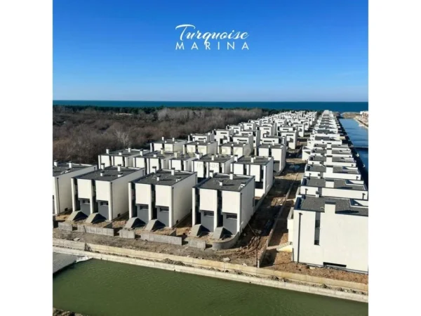 Durres, shes Vile 3+1 Kati 1, 303 m² 400.000 € (gjiri i lalezit)