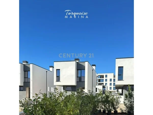 Durres, shes Vile 3+1 Kati 1, 303 m² 400.000 € (gjiri i lalezit)