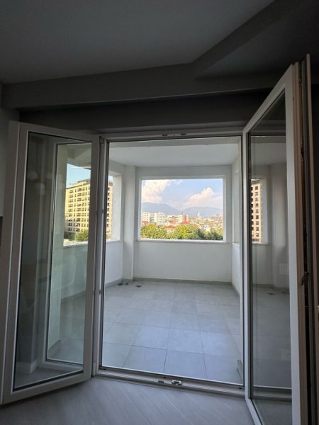 Tirane, jepet me qera apartament 1+1 Kati 5, 75 m² 600 € (astir)