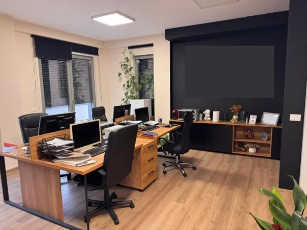 Tirane, shitet zyre Kati 7, 166 m² 475.000 € (prane Qendres)