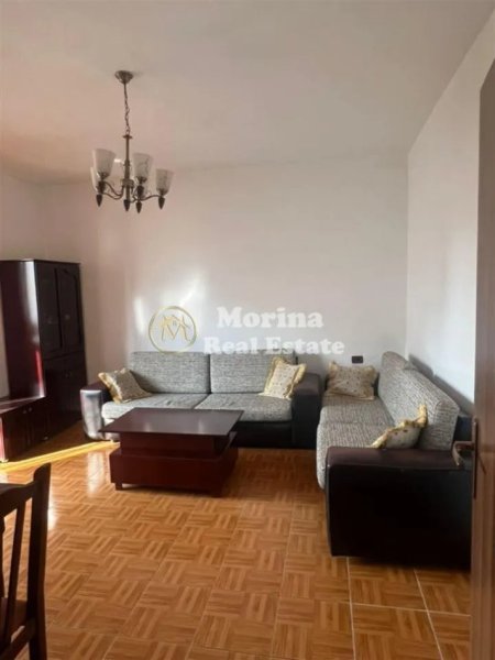 Tirane, jepet me qera apartament 2+1 Kati 4, 75 m² 500 € (Shkolla e Bashkuar)