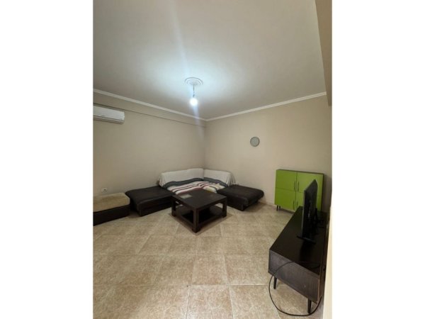 Tirane, jepet me qera apartament 2+1 , 100 m² 500 € (Kopshti Zoologjik)