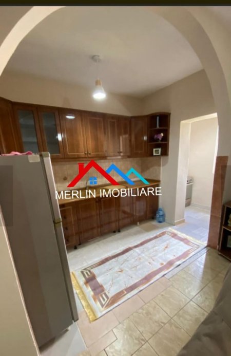 Tirane, jepet me qera apartament 2+1+Ballkon Kati 5, 100 m² 650 € (RRUGA ALI VISHA)