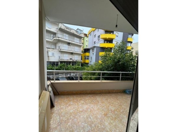 Tirane, jepet me qera apartament 2+1 , 100 m² 500 € (Kopshti Zoologjik)