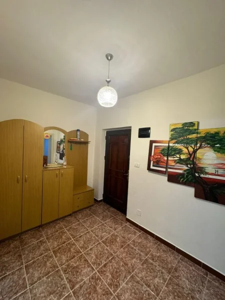 JEPET SUPER APARTAMENT 1+1 ME QERA TEK SHESHI WILSON Tirane,Kati 1, 80 m² 550 € (JEPET SUPER APARTAMENT 1+1 ME QERA TEK SHESHI WILSON)