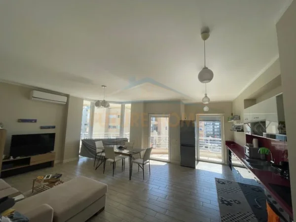 Durres, shitet apartament 2+1 Kati 4, 136 m² 390.000 € (Vollga, Durres)