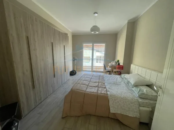 Durres, shitet apartament 2+1 Kati 4, 136 m² 390.000 € (Vollga, Durres)
