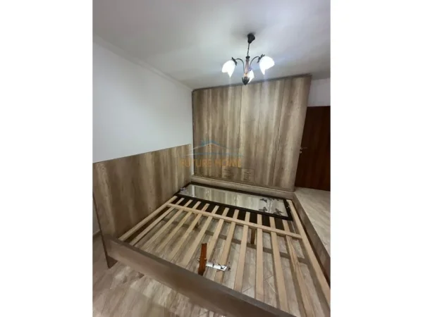 Tirane, jepet me qera apartament 2+1 Kati 1, LAPRAKE,103 m² 450 €