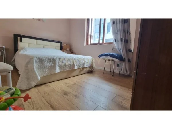 Tirane, jepet me qera Vile 5+1 , 154 m² 1.500 € (kodra e priftit)