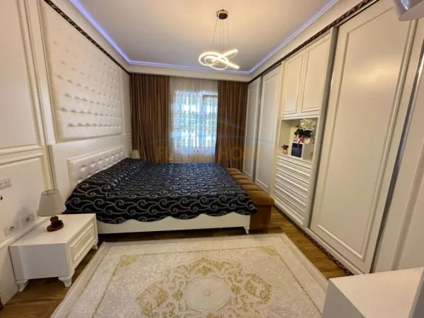 Tirane, shitet apartament 3+1+Ballkon Kati 3, 123 m² 255.000 € (Kopshtit Botanik)