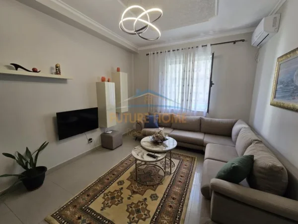 Tirane, jepet me qera apartament 1+1 Kati 1, 68 m² 600 € (RRUGA PETRO NINI LUARASI)
