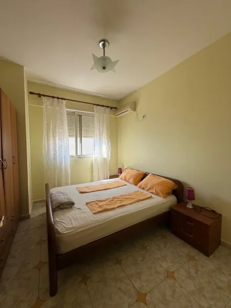 Durres, jepet me qera apartament 1+1+Ballkon Kati 4, 350 € 