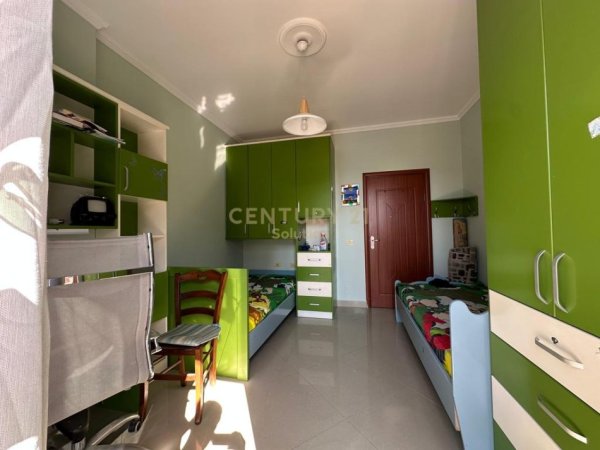 Tirane, jepet me qera apartament 3+1+post parkimi Kati 9, 132 m² 550 € (Astir)