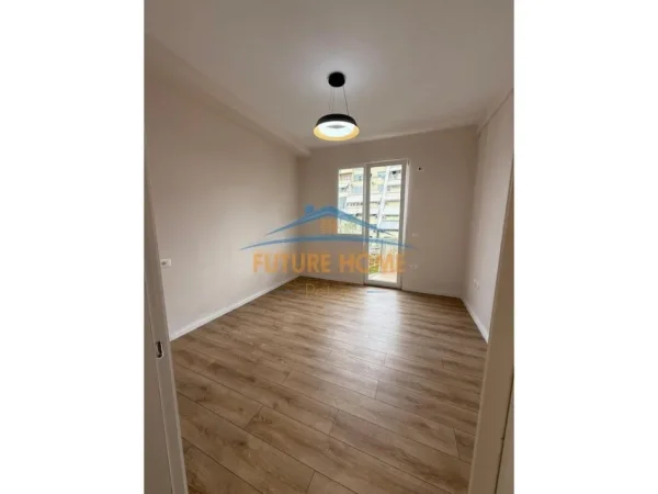 Tirane, shitet apartament 2+1 Kati 3, 100 m² 135.000 € 