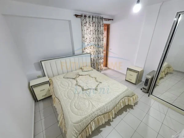 Tirane, jepet me qera apartament 2+1 Kati 2, 130 m² 600 € 