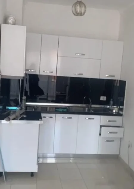 Tirane, shes apartament 2+1+Ballkon Kati 2, 84 m² 86.000 € (BESIM ALLA)