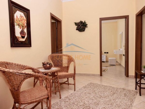 Tirane, jepet me qera shtepi 2+1 Kati 0, 134 m² 1.000 € 