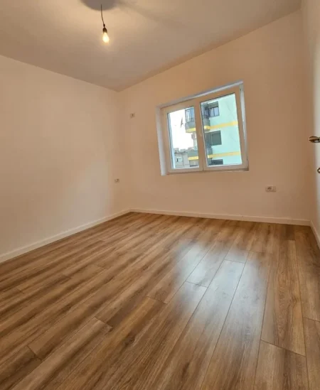 Tirane, shes apartament 1+1 Kati 5, 44 m² 102.000 € (mihal ciko)