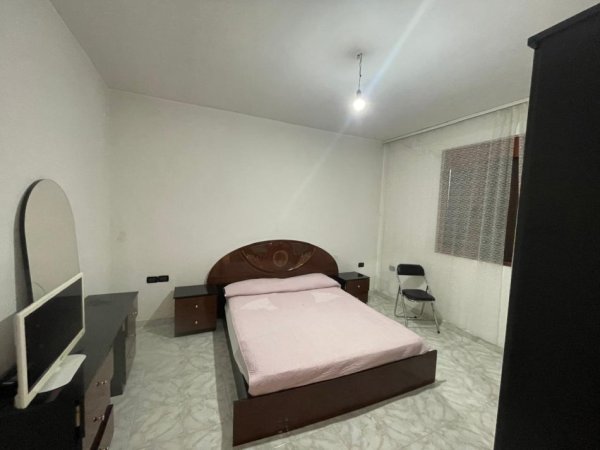 Vlore, JEPET ME QIRA DITORE VILA 100 METRA LARG DETIT DHE SHETITORES