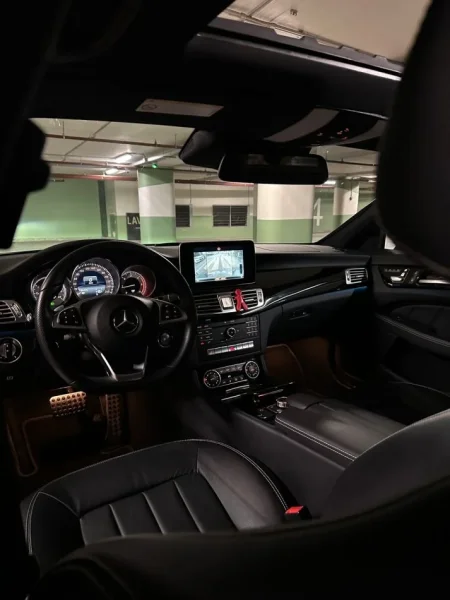 Tirane, shes Nafte, blu e errët automatik Klima 155.000 km 21.000 €