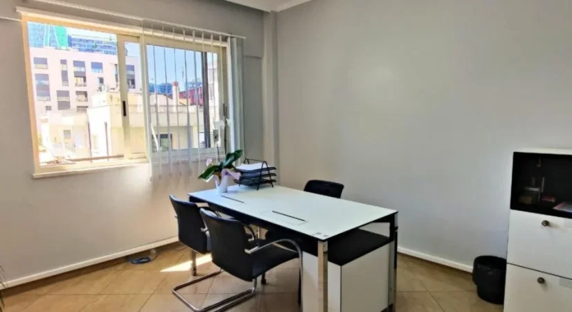 Tirane, jepet me qera ambjent biznesi , 130 m² 1.100 € (Prane Coin, Tirane)