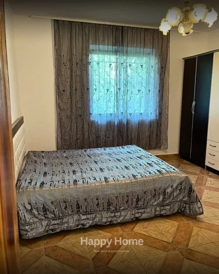 Tirane, jepet me qera shtepi 1+1 Kati 1, 80 m² 350 € (Teodor Keko)