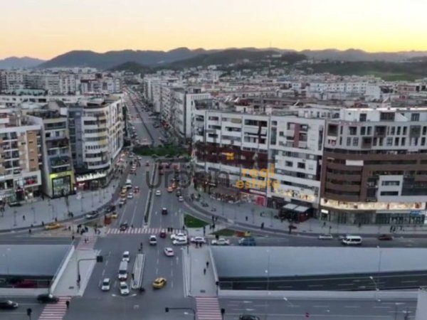 Tirane, jepet me qera ambjent biznesi Kati 0, 47 m² 1.400 € (Astir)