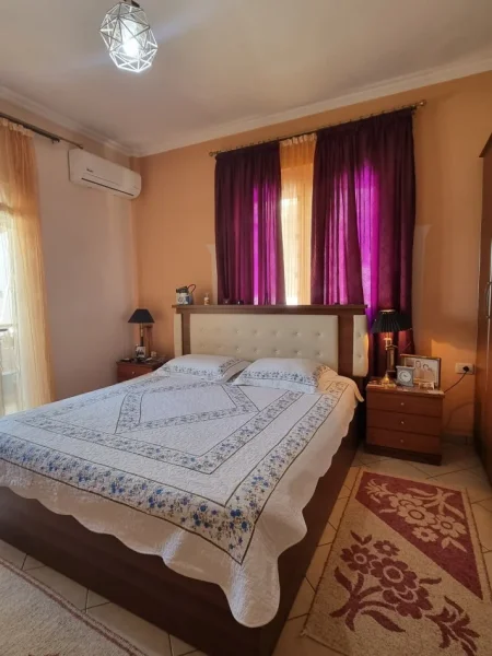 Tirane, shitet Vile 3 Katshe , 347 m² 280.000 € (Kamez)