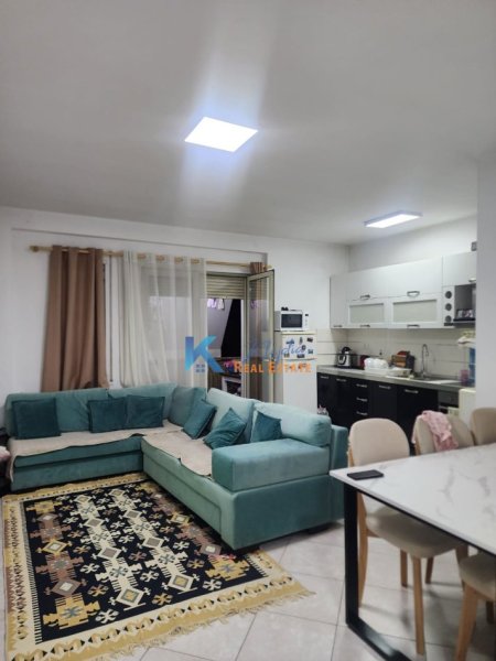 Tirane, jap me qera apartament 1+1+Ballkon Kati 4, 70 m² 500 € (Afer Report Tv)