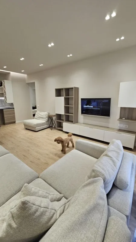 Tirane, shitet apartament 3+1 Kati 3, 118 m² 320.000 € (rruga peti)