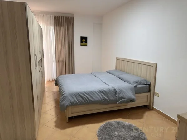 Tirane, jepet me qera apartament 2+1 Kati 9, 95 m² 750 € 