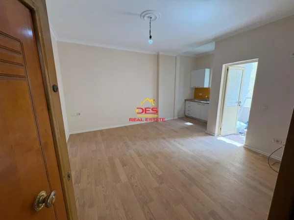 Vlore, shitet garsonier Kati 1, 40 m² 62.000 € (Rruga Gjergj Arianiti)