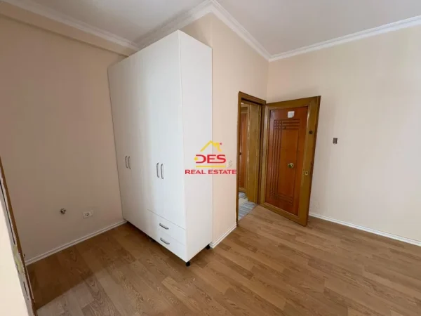 Vlore, shitet garsonier Kati 1, 40 m² 62.000 € (Rruga Gjergj Arianiti)