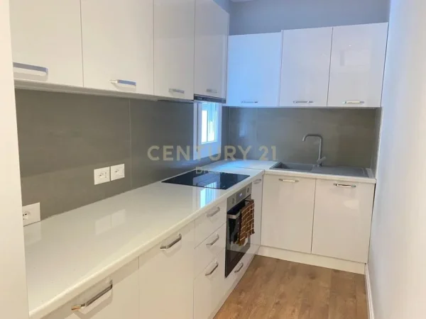 Tirane, jepet me qera apartament 2+1 Kati 2, 90 m² 700 € (Rruga Frosina Plaku)