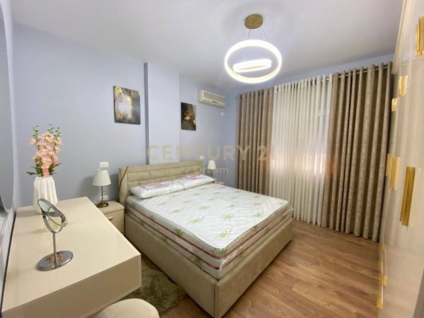 Tirane, jepet me qera apartament 2+1 Kati 2, 90 m² 700 € (Rruga Frosina Plaku)