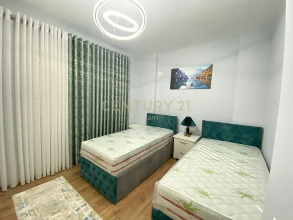 Tirane, jepet me qera apartament 2+1 Kati 2, 90 m² 700 € (Rruga Frosina Plaku)