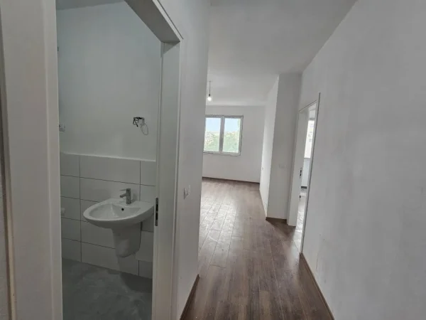 Tirane, shitet apartament 1+1 Kati 3, 53 m² 131.800 € (RRUGA ELBASANIT)